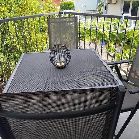 Apartmani Zoric Vodice Ruang foto