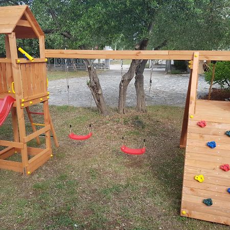 Apartmani Zoric Vodice Bagian luar foto
