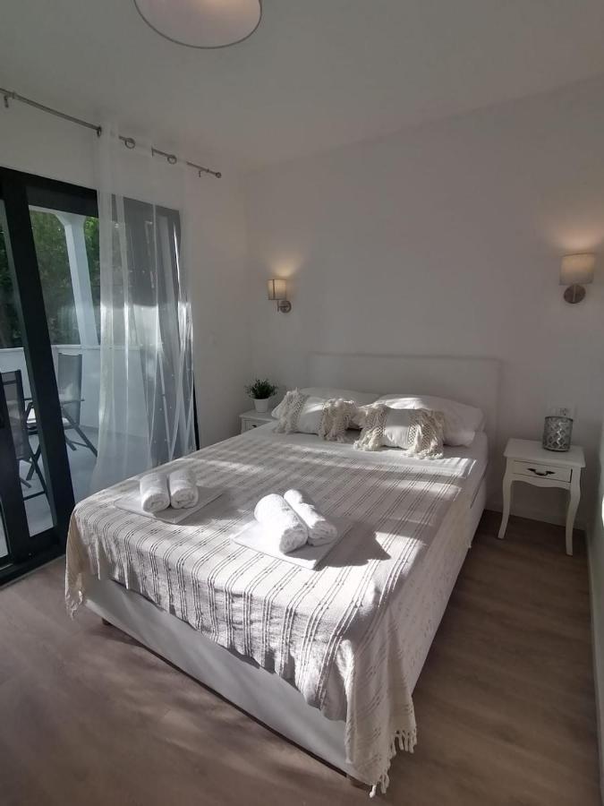 Apartmani Zoric Vodice Ruang foto