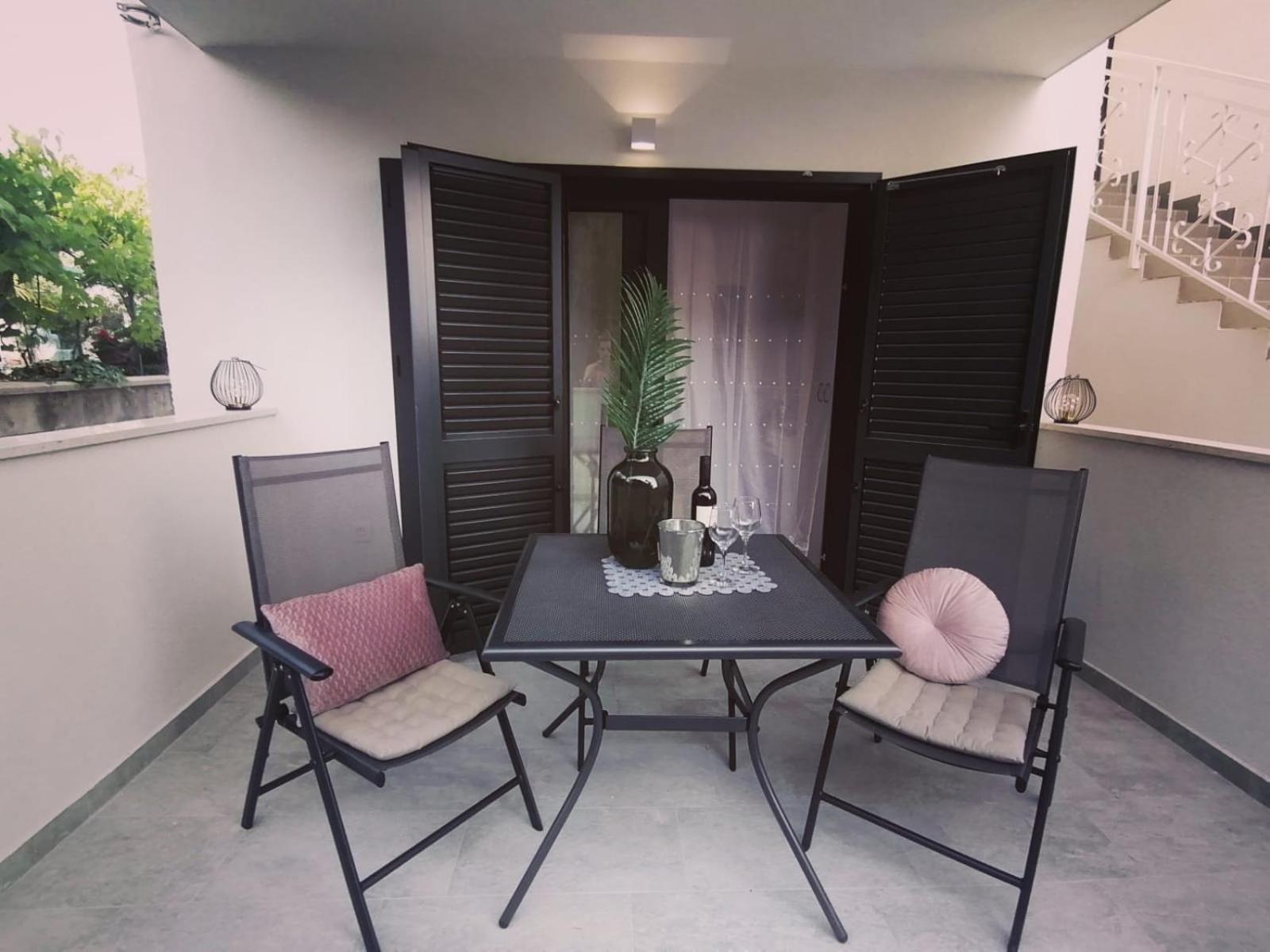 Apartmani Zoric Vodice Ruang foto
