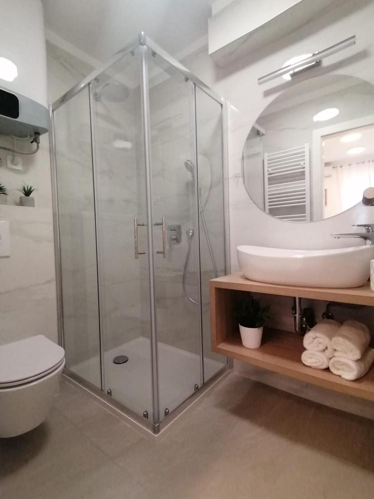 Apartmani Zoric Vodice Ruang foto