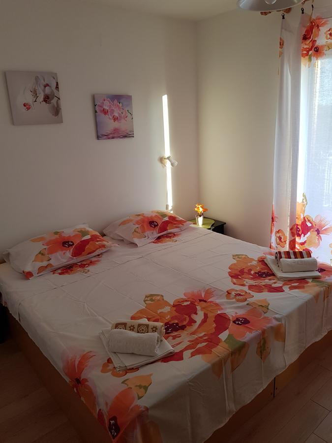 Apartmani Zoric Vodice Bagian luar foto