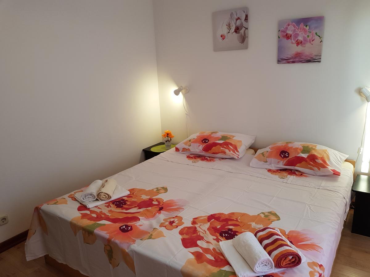 Apartmani Zoric Vodice Bagian luar foto