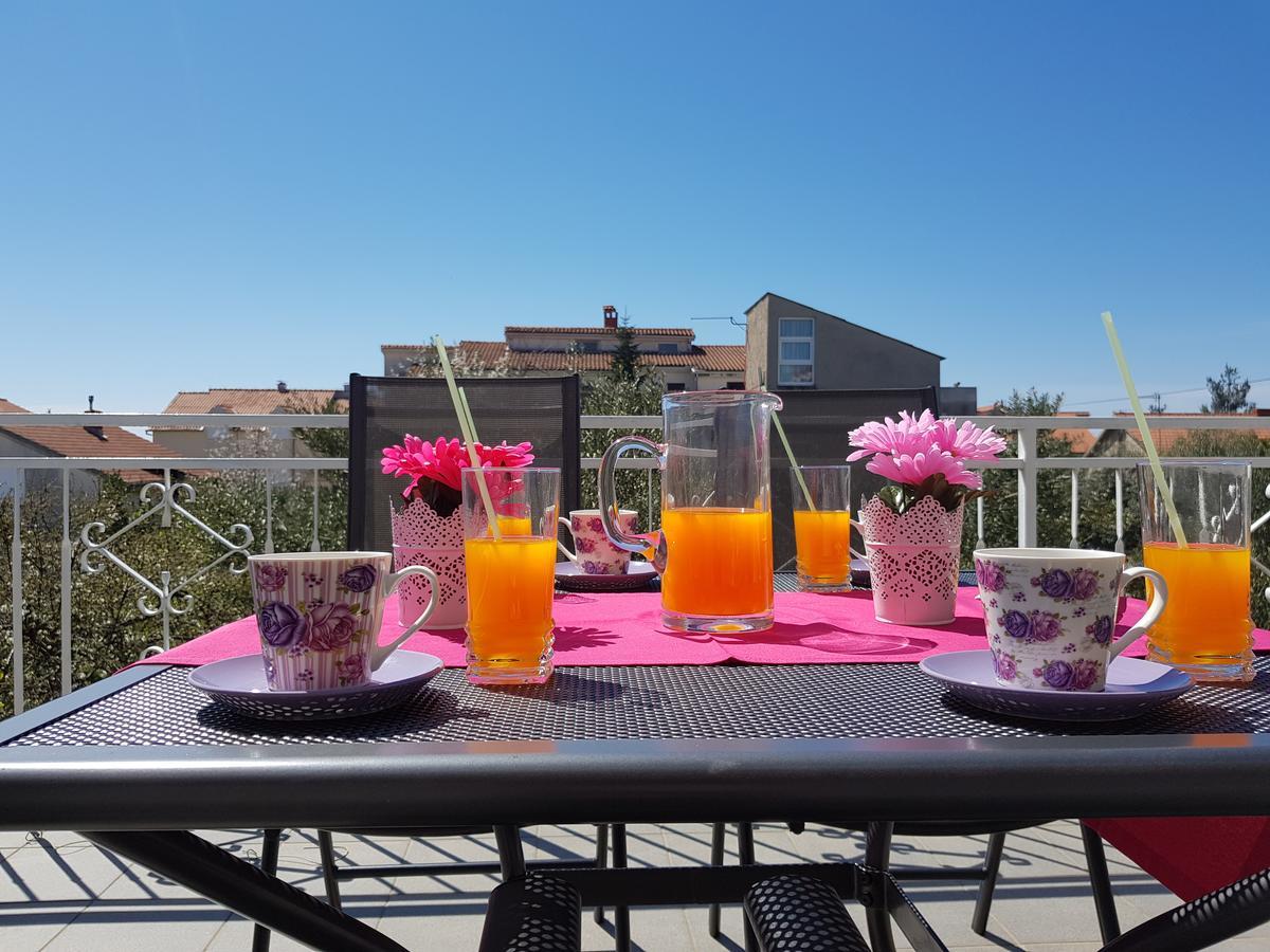 Apartmani Zoric Vodice Bagian luar foto