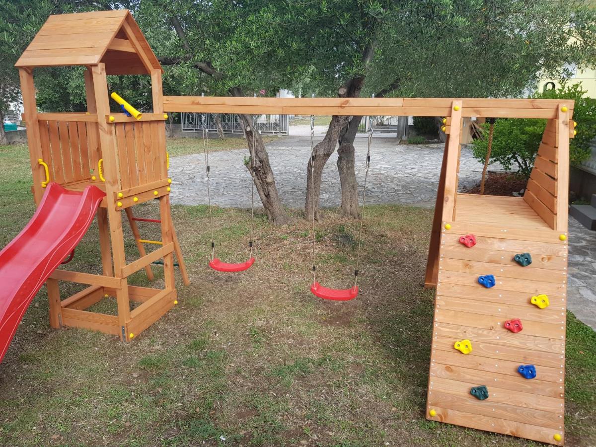 Apartmani Zoric Vodice Bagian luar foto